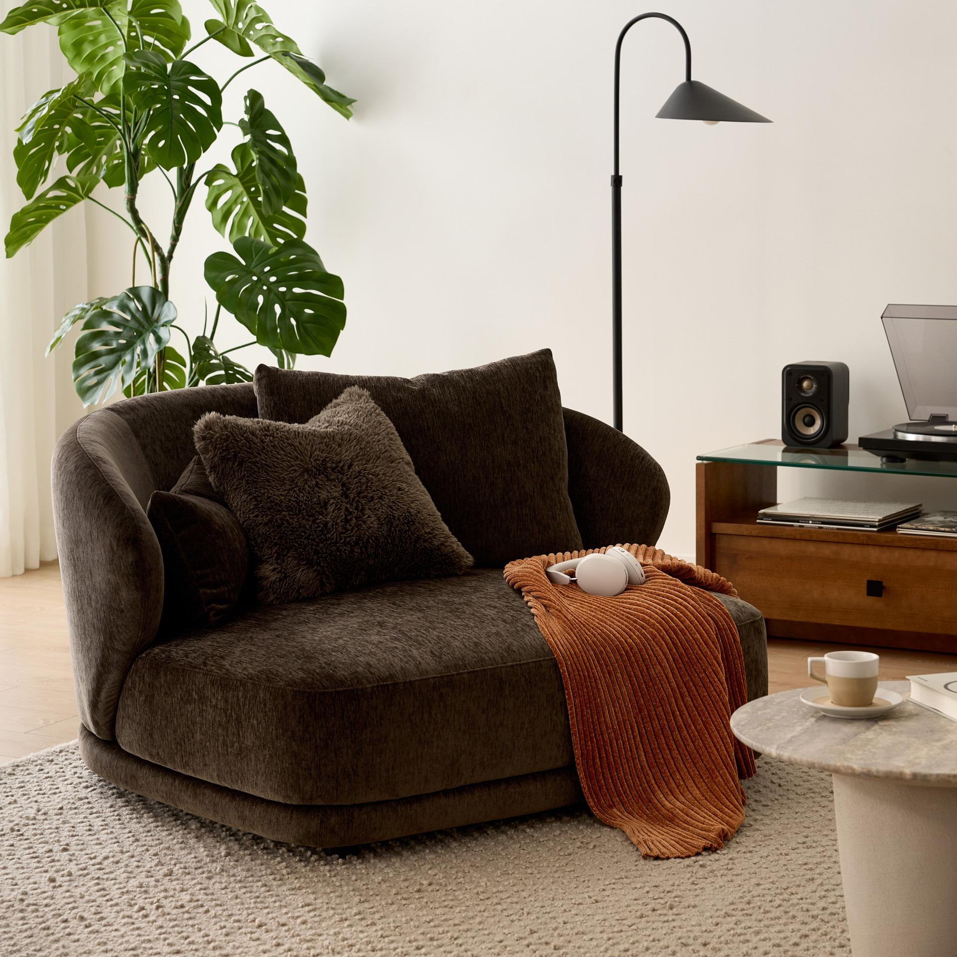 Vetto II Lounge Chair - Image 2